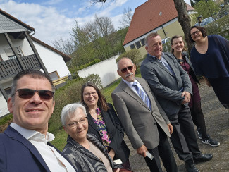 Selfie vom Kirchenvorstand zur Konfirmation 2025