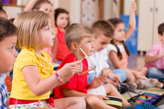 Kinder machen Musik